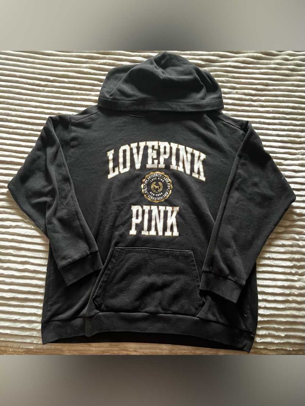 Victoria’s Secret PINK black & gold oversized hoodie ♡
